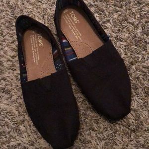 Toms